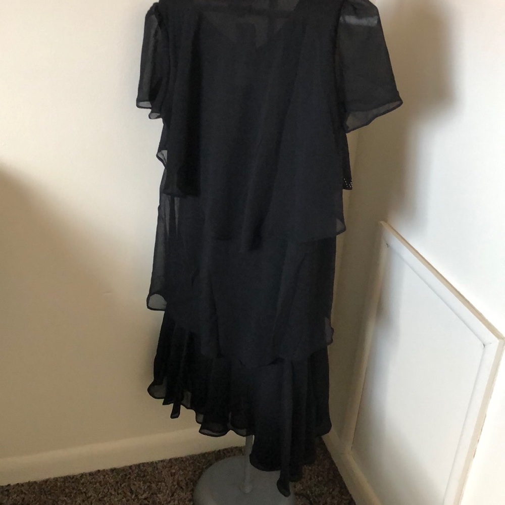 Dress - Picture 3 of 4